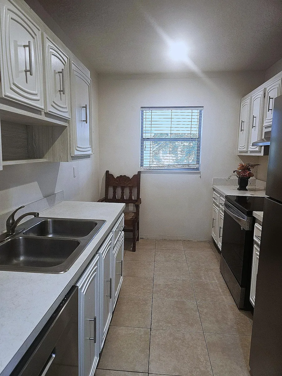 Building Photo - 2600 SW 22nd Ave #908