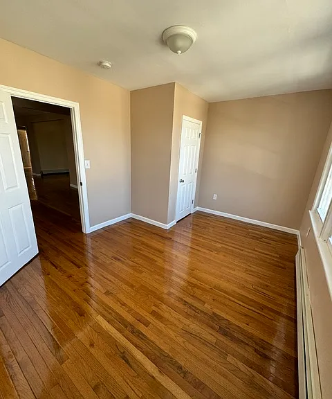 53-55 Hinsdale Pl — Photo 6