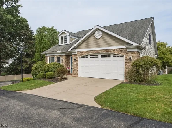 21 Bristol Ln, Rocky River, OH 44116