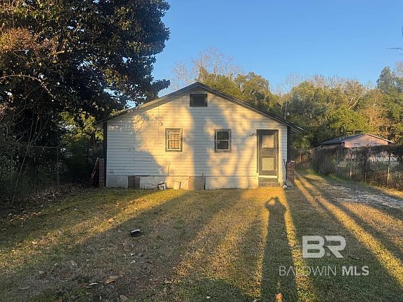 4th image of 1621 Dade St