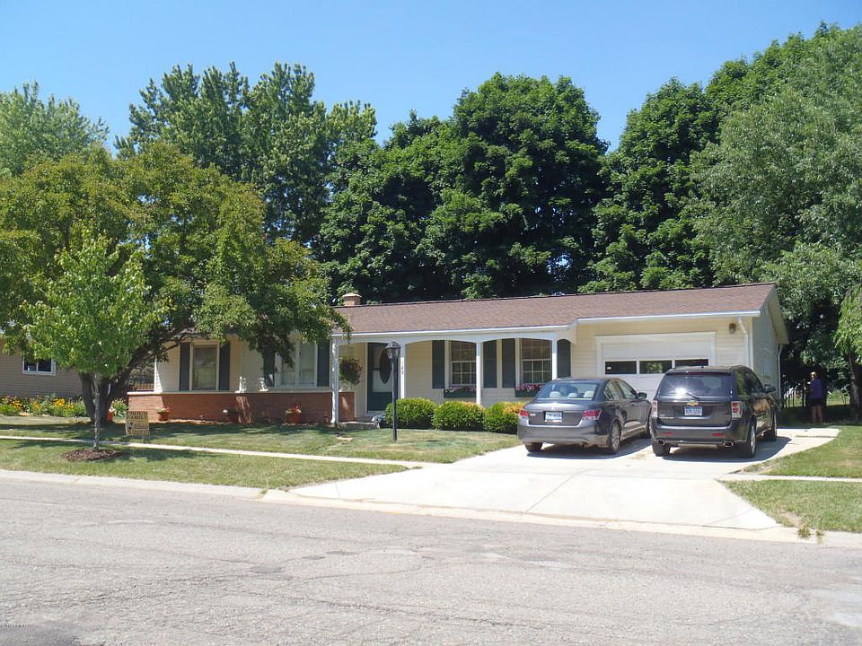 1st image of 149 Westwood Dr