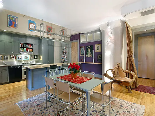 Sold by Sotheby's International Realty | media 3