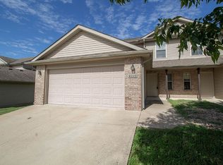 4009 Snowy Owl Dr, Columbia, MO 65202