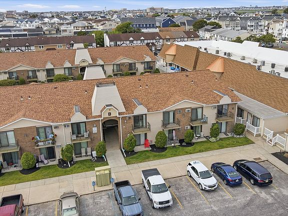 5th image of 725 Allen Dr #134B