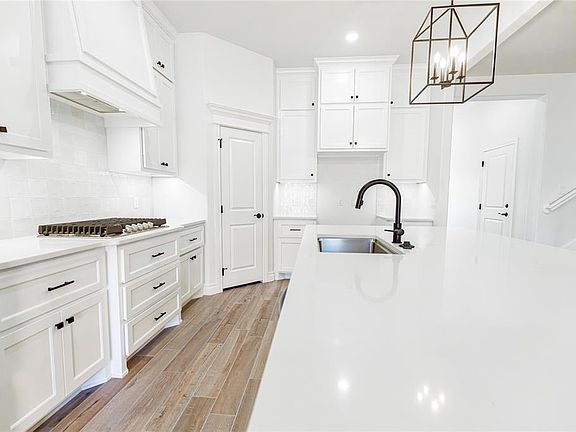 7th image of this home