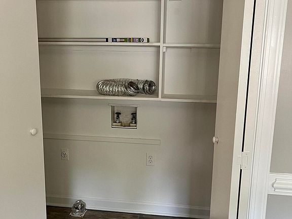5th image of 111 Marion Drive S
