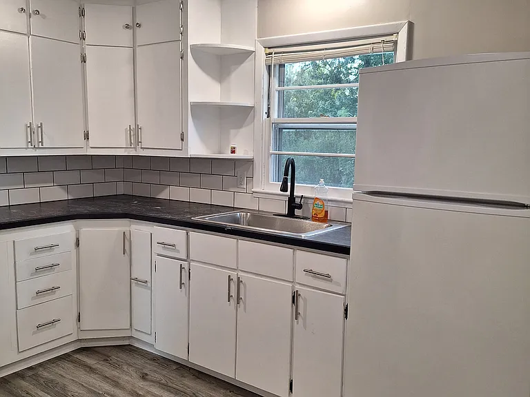 1021 Madison Ave — Photo 1