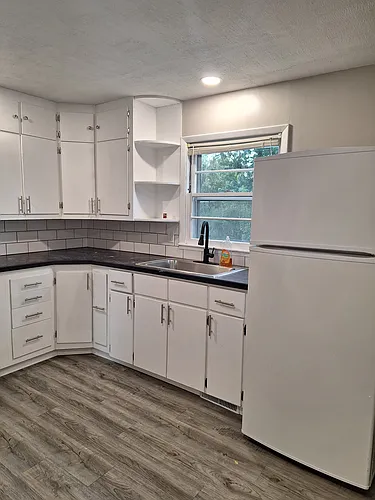 1021 Madison Ave Photo 1