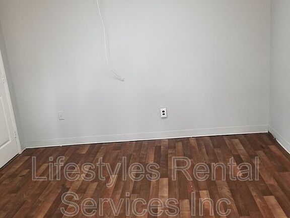 3rd image of 2667 Dunn Ave Suite 5