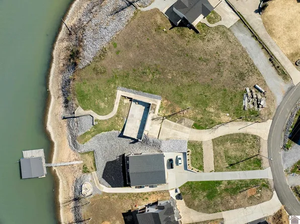 583 Sherwood Dr, Gilbertsville, KY 42044