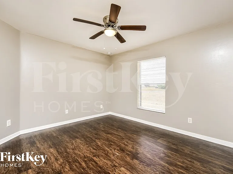 1035 NW 16th Pl — Photo 10