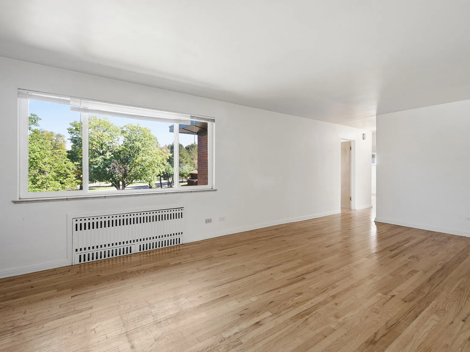 2 bed, 1200 sqft, $2,400 — Photo 4