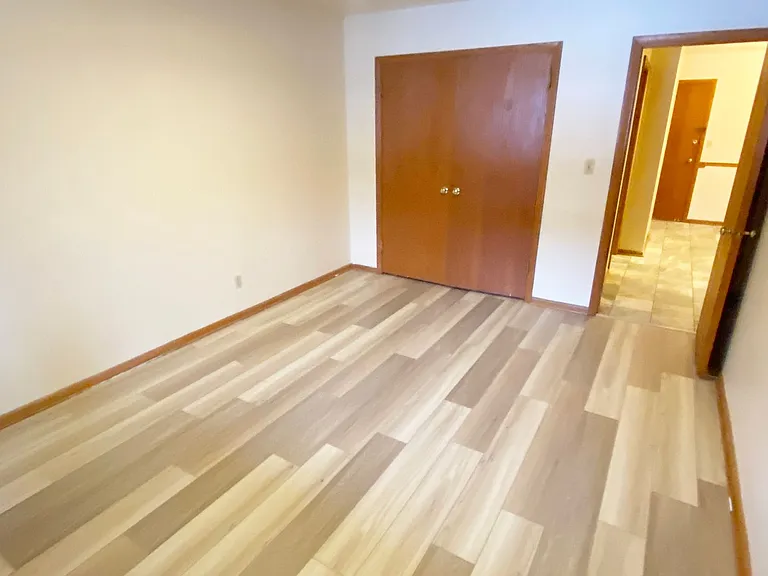 914 Grand Ave — Photo 18