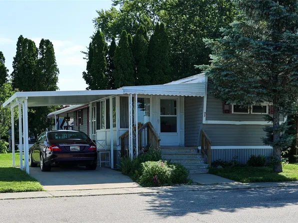 92 Cranberry Beach Blvd, White Lake, MI 48386
