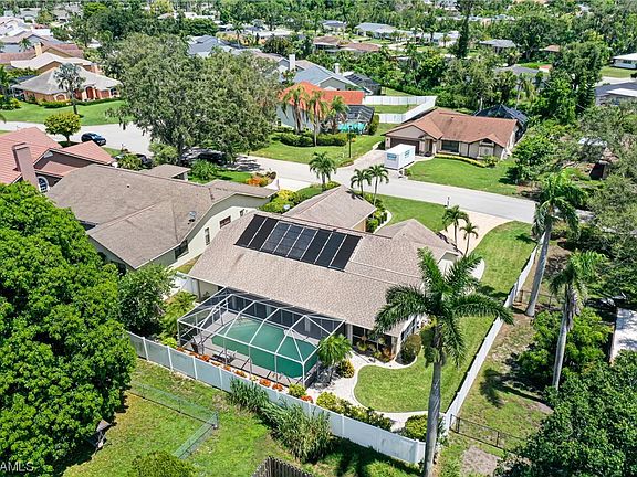 3rd image of 8729 Banyan Cove Cir