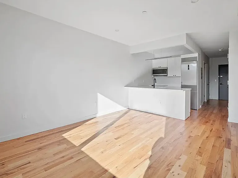 1950 Amsterdam Ave #1B — Photo 4