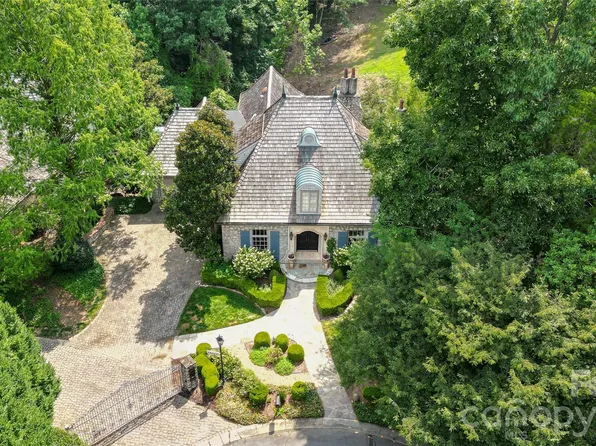 2214 La Maison Dr, Charlotte, NC 28226