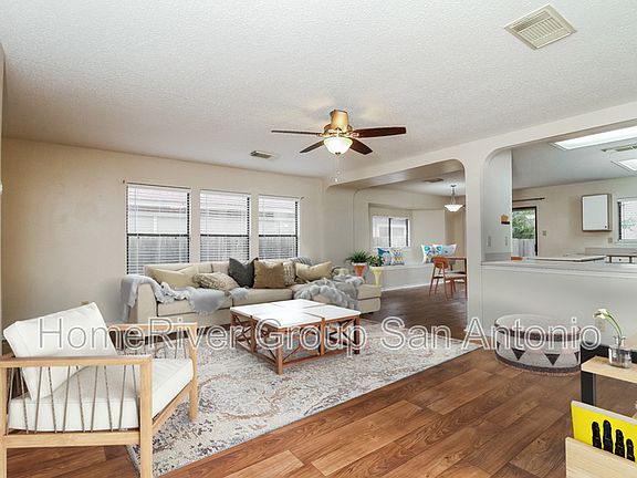 5th image of 8019 Chestnut Cedar Dr