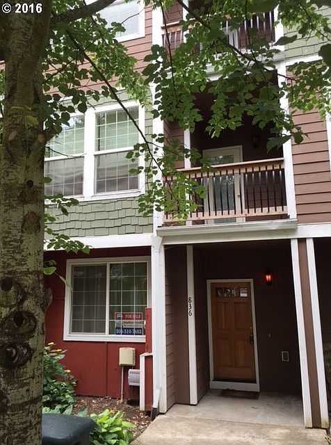 1st image of 836 SE Woodrow Ln