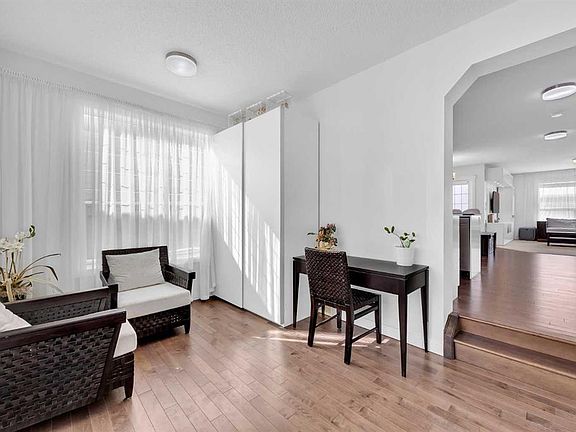 4th image of 245 E Skyview Ranch Way NE