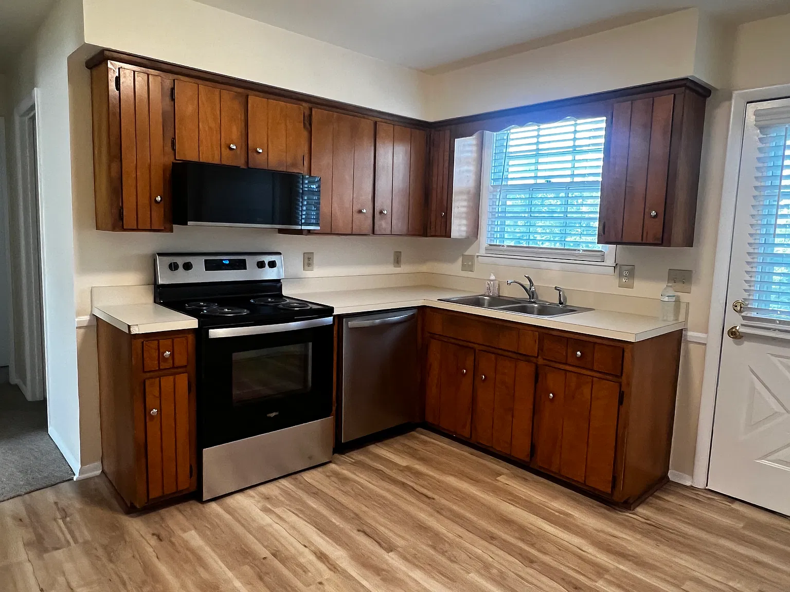 Anderson Ln, Hendersonville — Photo 3
