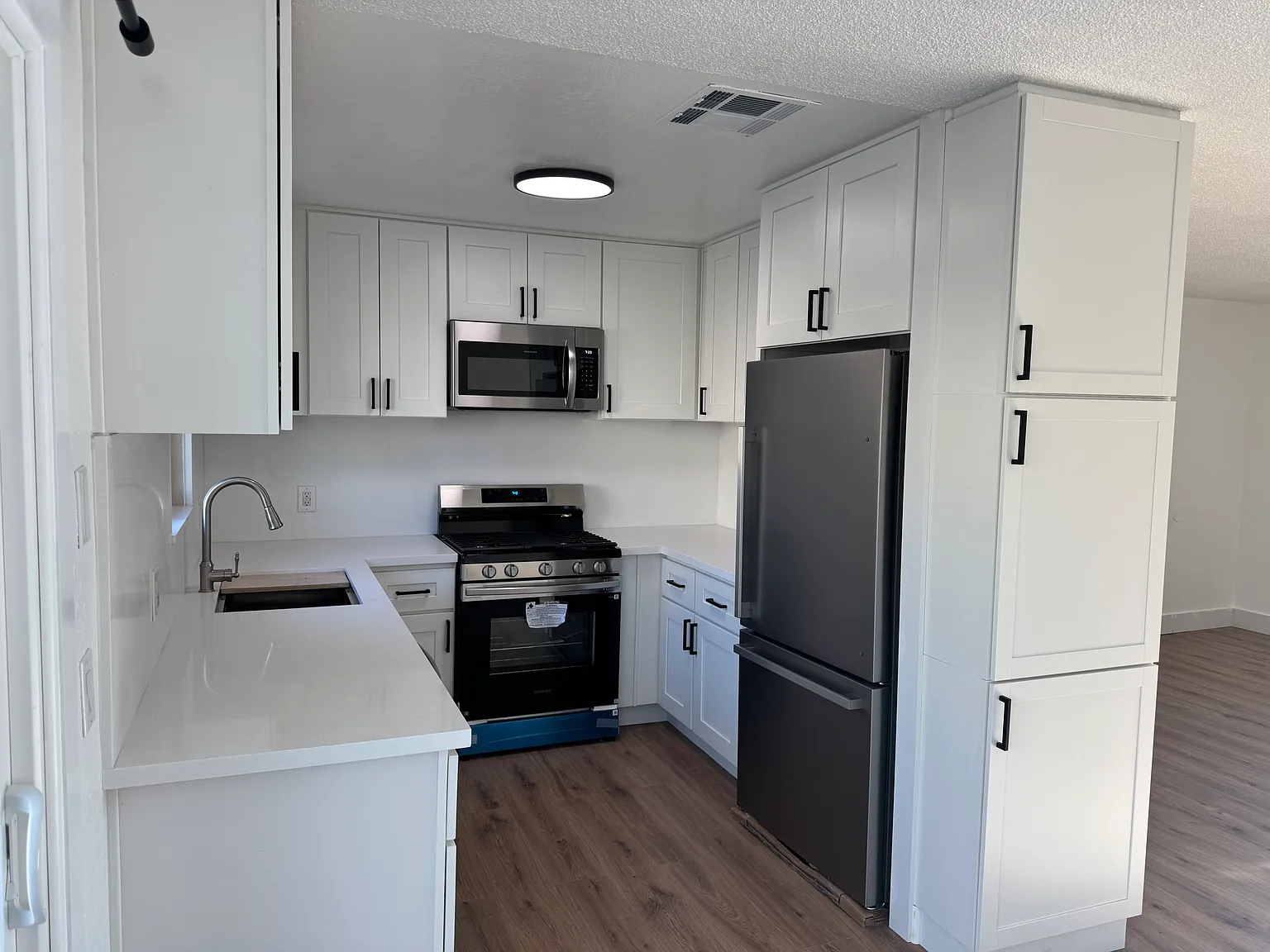 2 bed, 1650 sqft, $2,150 — Photo 3