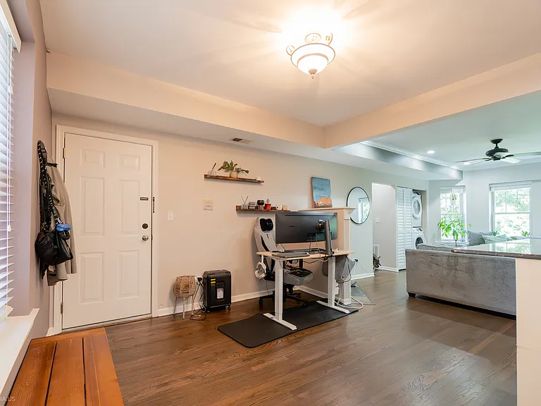 2035 W Fargo Ave #2 — Photo 5
