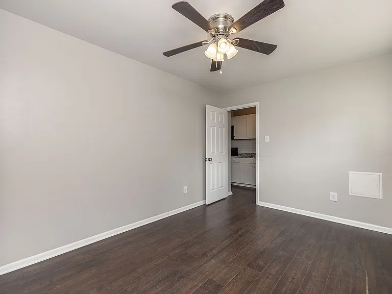 4306 Chamberlayne Ave — Photo 10