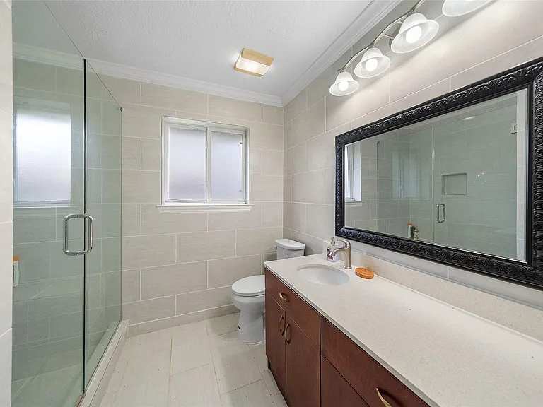 14702 Westway Ln — Photo 23