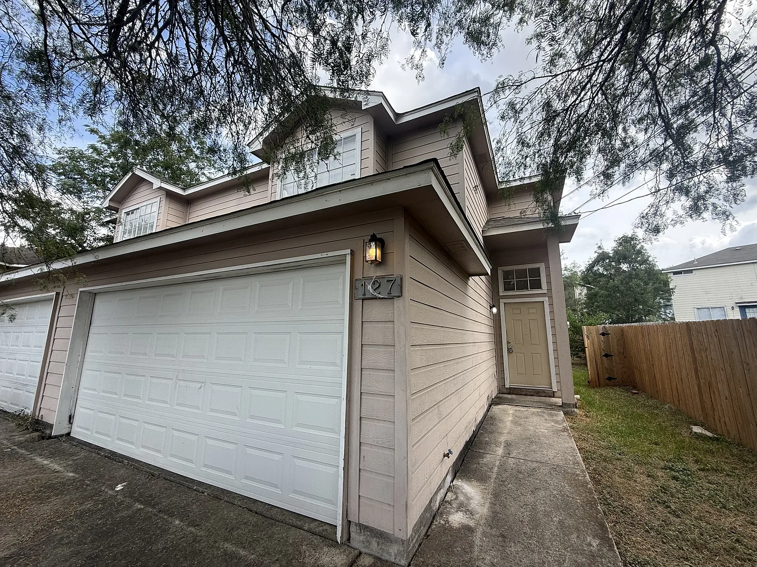 127 Cedargrove - 1 — Photo 1