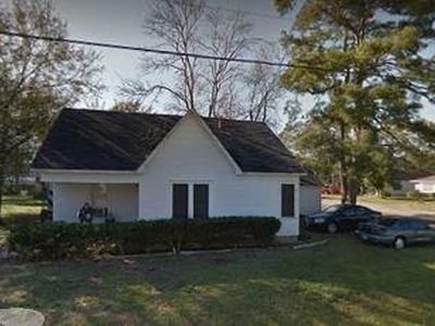 1311 Avenue E, El Campo, TX, 77437