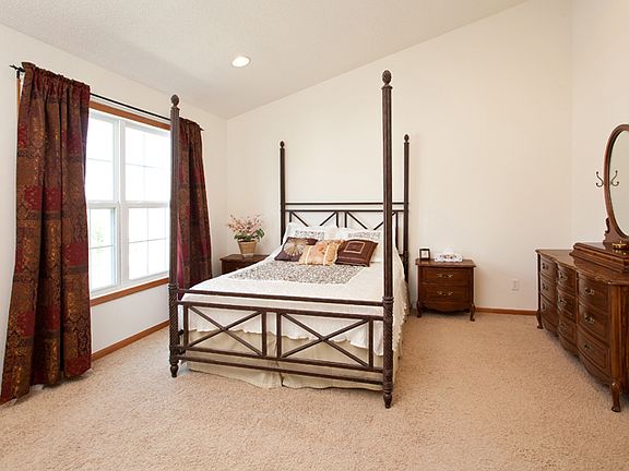 5th image of 10020 Gentian Dr