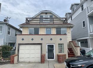 46 Illinois Ave, Long Beach, NY 11561