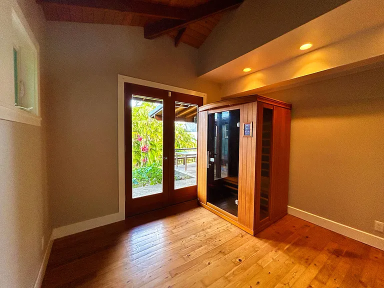 Sauna/Office
