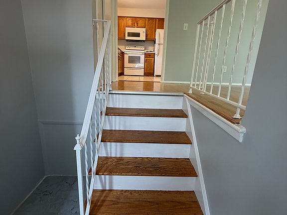 2nd image of 333 Sycamore St Floor 2