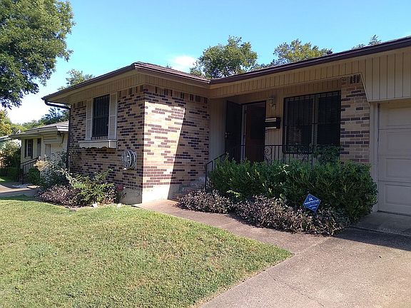 2nd image of 1818 Myrtlewood Dr