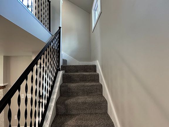 4th image of 1301 S Queen St #101