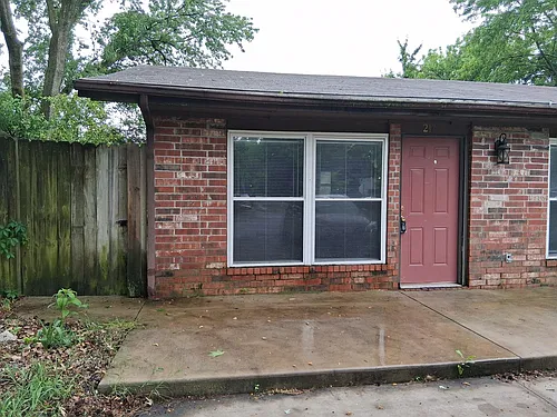 215-217 E Adobe St Photo 1