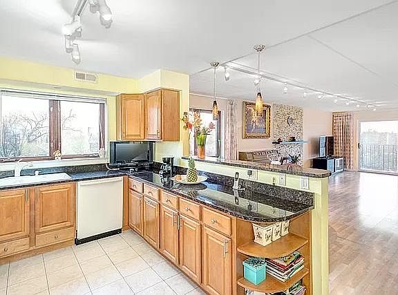 5th image of 2086 Saint Johns Ave APT 407