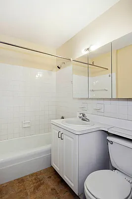 Rented by Keller Williams NYC | media 14