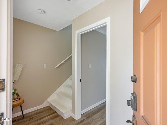 5th image of 593 Benson Way