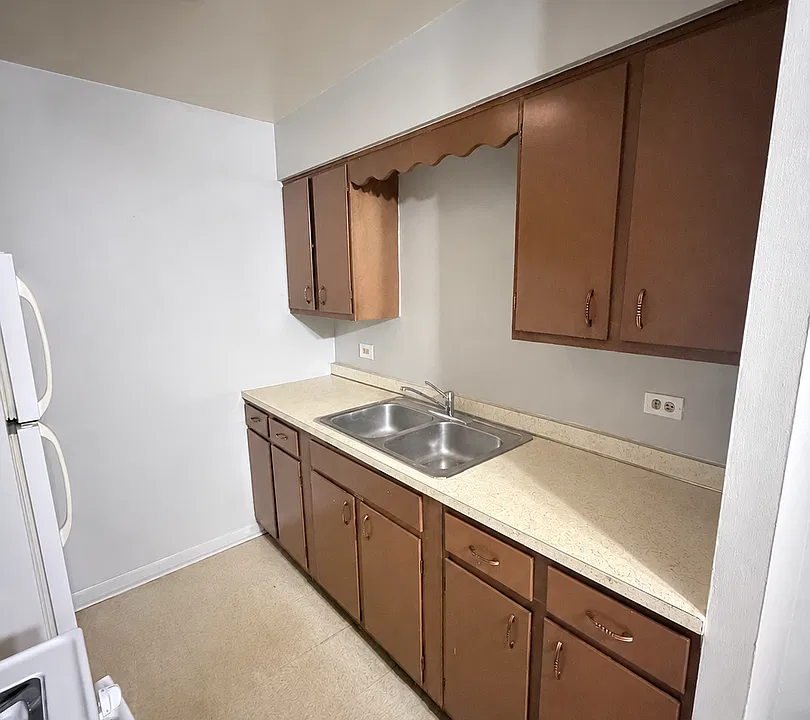 317 & 320 N Harvard Ave