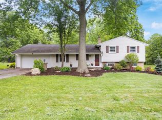 6751 Glenview Rd, Mayfield Village, OH 44143