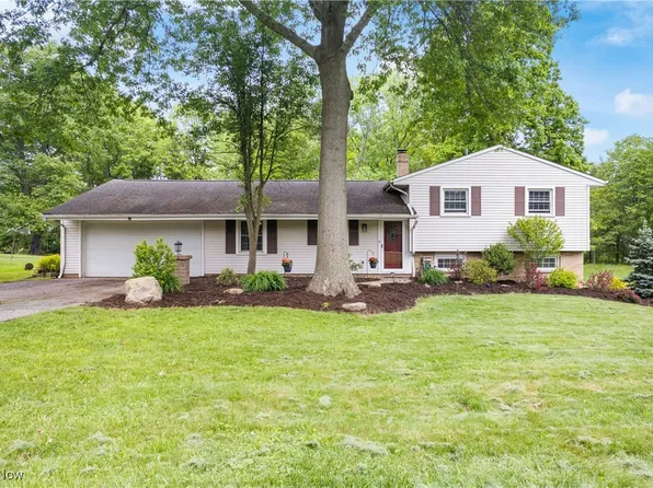 6751 Glenview Rd, Mayfield Village, OH 44143