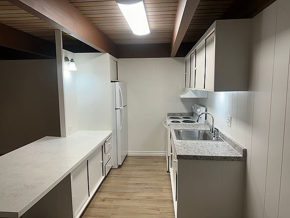 4th image of 4100 E Broadway #3