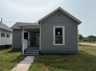 2221 Charleston Ave, Mattoon, IL 61938