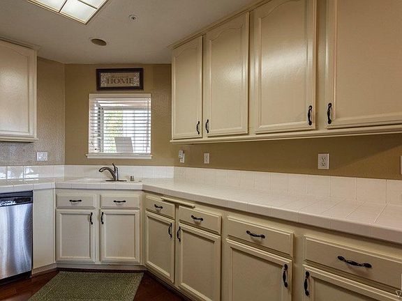 5th image of 2713 Antonio Dr Unit 202
