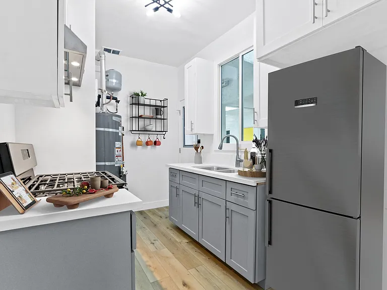 4201 W Council St — Photo 2