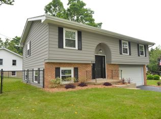 605 Riverside Dr, Battle Creek, MI 49015