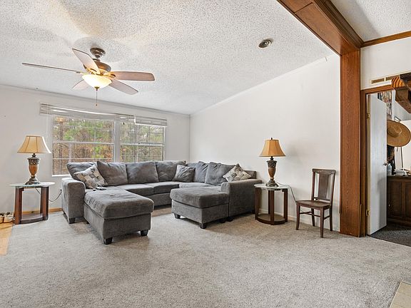 3rd image of 506 Hallman Mill Rd